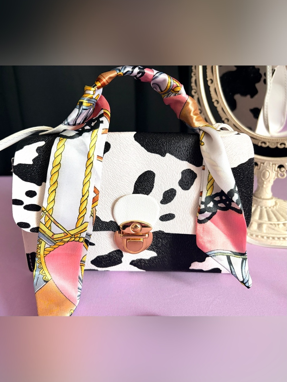 Black & White design purse.BUY ONE GET ONE FREE . Mix & Match Any Style! [BOGO] - Picture 2 of 5